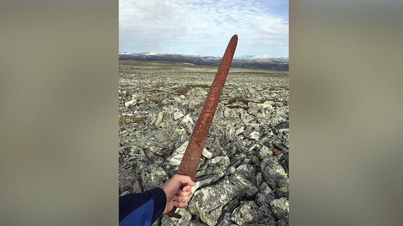 ‘Mysterious’ 1,100yo Viking sword discovered on remote mountain (VIDEO, PHOTOS)