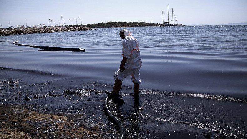 Once-azure Greek coastline blackened by oil spill (DRONE VIDEO)