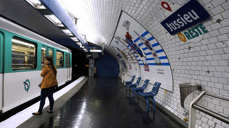 ‘It’s like asbestos!’ Paris Metro staff protest underground air quality