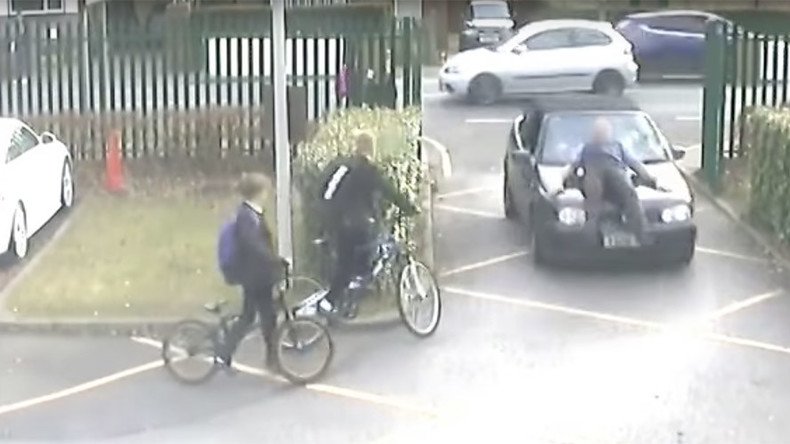 Angry father rams teacher with his car for blocking school gate (VIDEO)