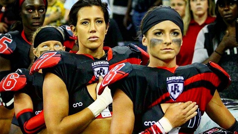 ‘Lingerie football’ players stand for anthem amid NFL #TakeAKnee protest (VIDEO)