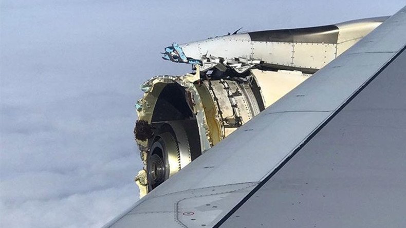 Air France plane makes emergency landing after engine blows out over the Atlantic (VIDEO, PHOTOS)
