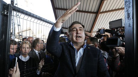 Chaotic scenes as Saakashvili dragged into police van in Kiev (VIDEO)