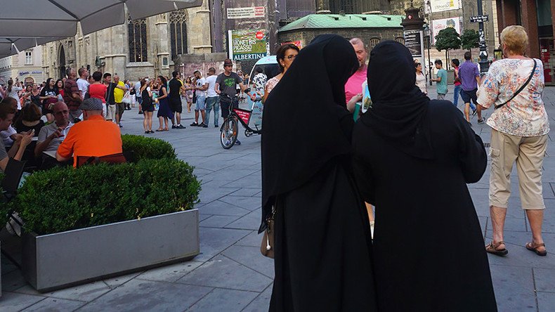 Austrian burqa ban takes effect ahead of general election