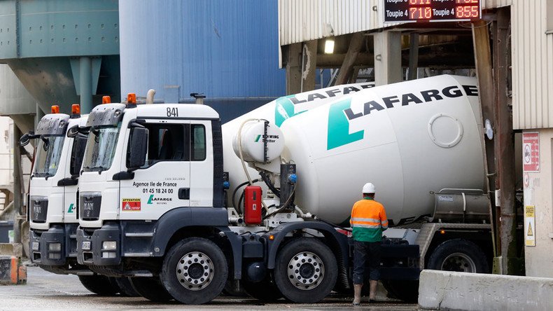 Petrol containers, ‘crude’ detonator found under truck in Paris – media