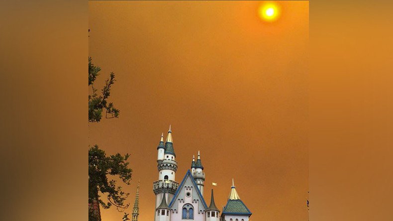 Apocalyptic inferno cloaks Disneyland in spooky haze as California fire rages (PHOTOS, VIDEOS)