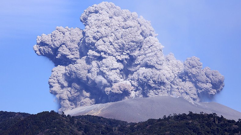 Volcano eruption raises threat level in southwestern Japan (PHOTOS, VIDEOS)