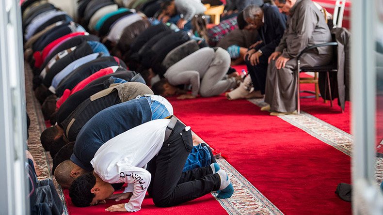 Muslim public holidays in Germany? Interior minister’s proposal met with furious backlash