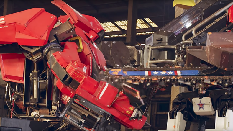 US goes to war with Japan in savage giant robot battle (VIDEO)