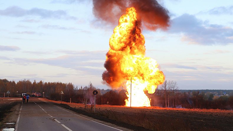 Gas pipeline blaze rocks Moscow region (VIDEOS)