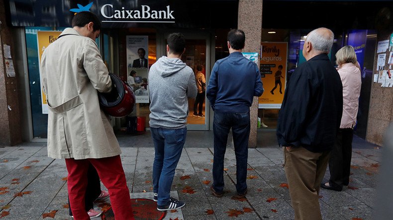 Catalonia independence supporters call on public to pull cash from Spanish banks