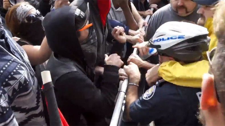Four arrested as anti-Trudeau protesters clash with Antifa in Canada (VIDEO)