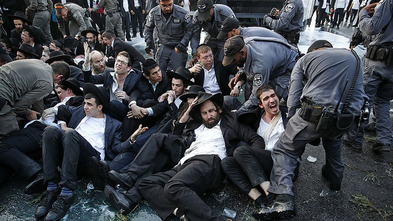 11 arrested, water cannon deployed as Orthodox Jews protest military draft in Jerusalem (VIDEO)