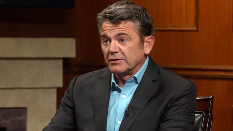 John Michael Higgins on ‘Pitch Perfect,’ Christopher Guest, & Tina Fey