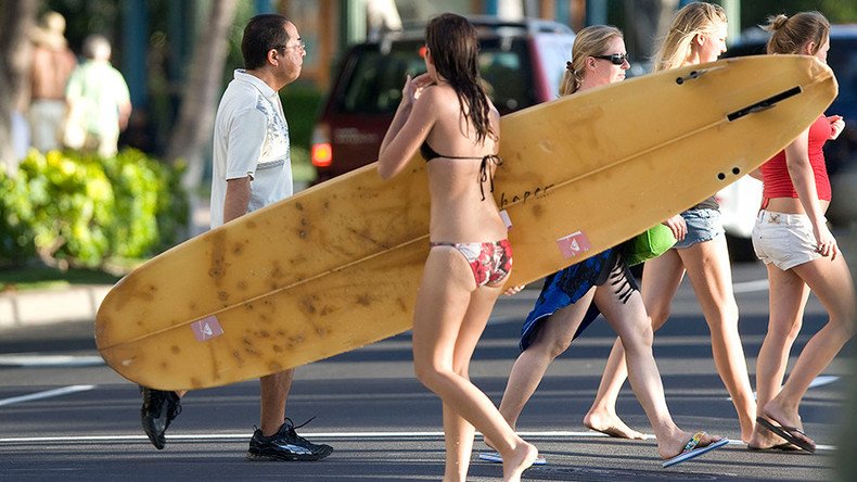 ‘People can die’: Texting while crossing street banned in Honolulu 