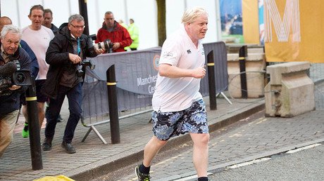 Murdoch’s new favorite? Embarrassing snap shows Boris Johnson jogging with Sun editor