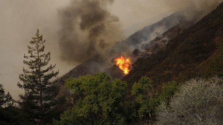 Multiple huge fires rip through SoCal, forcing highway closures & mass evacuations