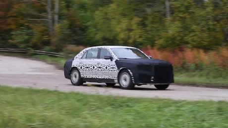Upgrade for Putin’s motorcade? Russia’s mystery VIP limo spotted near Moscow (VIDEO)