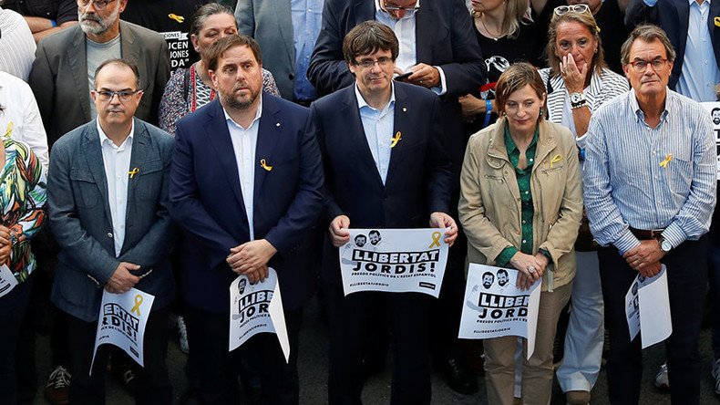 European arrest warrants issued for ousted Catalonian leader & ministers – lawyer