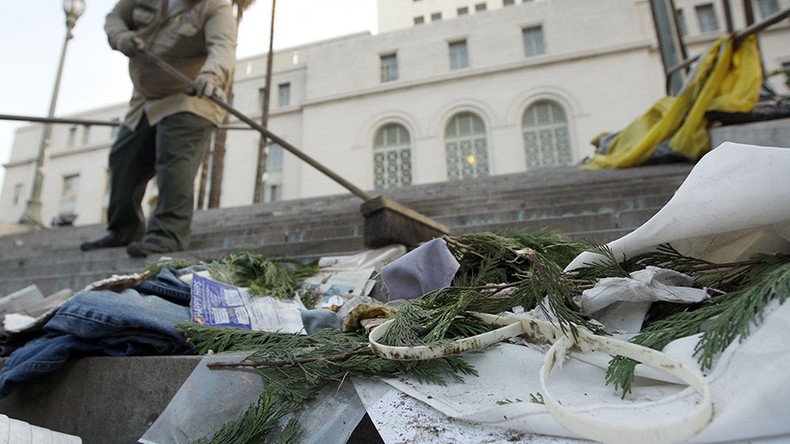 Homeless to clean trash from LA streets, if city council gets way