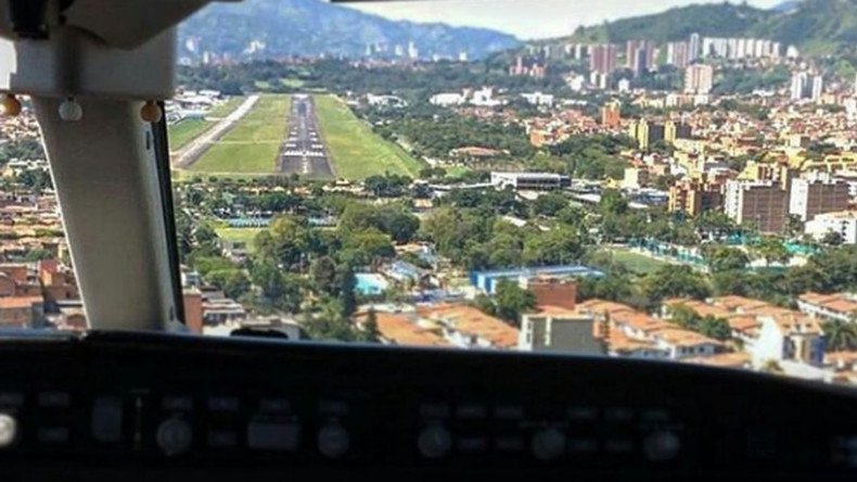 Nose senor! Hero pilot nails stomach-churning landing to save passengers (PHOTOS, VIDEO)