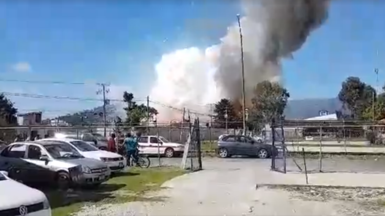Woman suffers severe burns & dies after Mexico fireworks factory explosion (VIDEO)