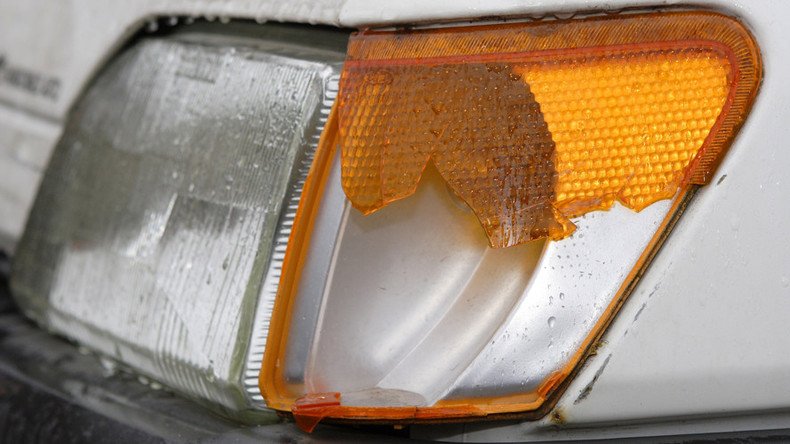 ‘Take me to prison!’ Pregnant woman goes on car rampage in parking lot (VIDEO)