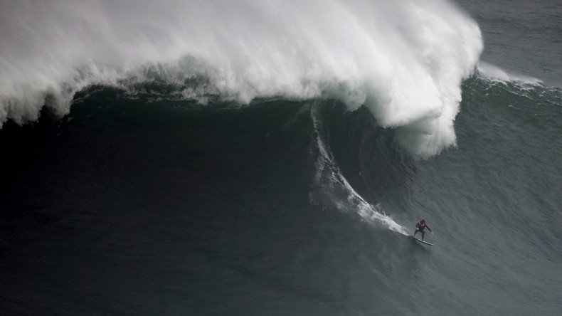 British surfer breaks his back in huge wipeout in Nazare (VIDEO)  