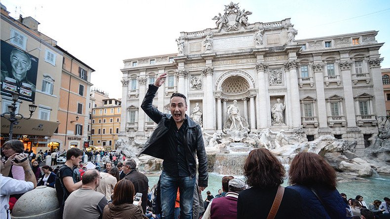 Broke Rome eyes up Trevi Fountain cash to bolster city finances