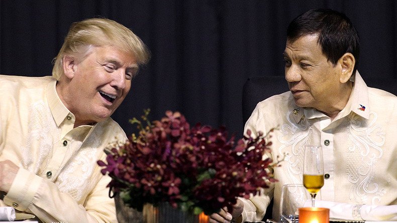 Duterte sings at ASEAN gala dinner ‘upon Trump’s orders’ (VIDEO)