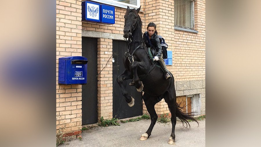 Horse-riding Russian postwoman becomes face of AliExpress in China (PHOTOS)
