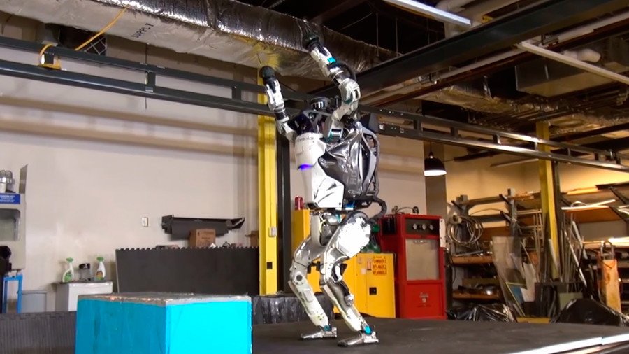 Humanoid robot Atlas nails perfect backflip (VIDEO)