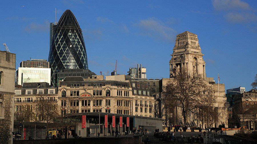 London's iconic Gherkin placed on lockdown as bomb disposal police examine suspicious vehicle 