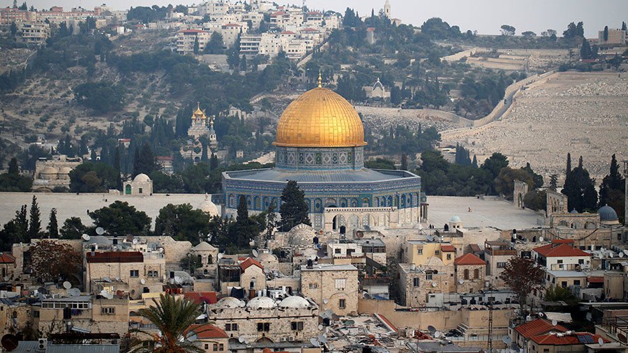 Trump ignores warnings, formally recognizes Jerusalem as capital of Israel 