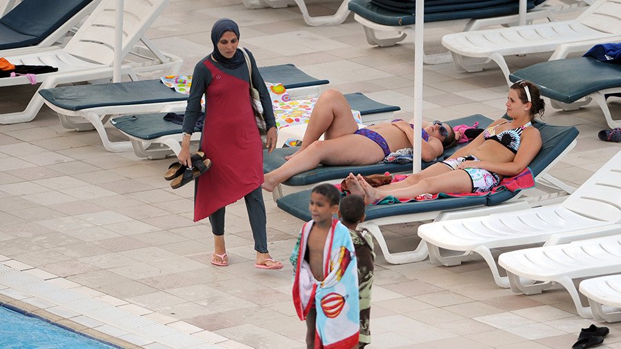 No burkinis or topless bathing in Geneva swimming pools — RT World News