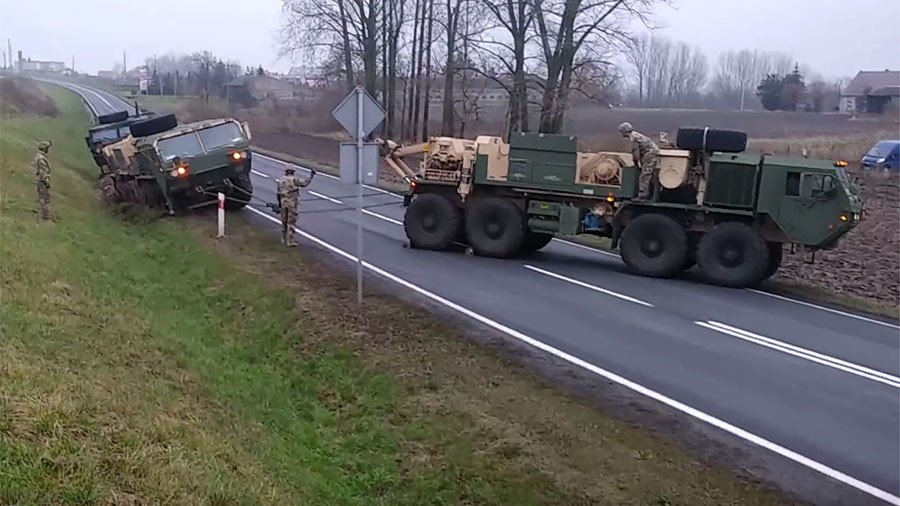 Always prepared? US army convoy sticks in mud in Poland, asks locals for help (VIDEOS)