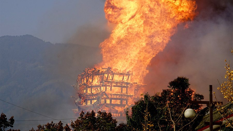 Asia's tallest wooden tower burns to ground (VIDEO)