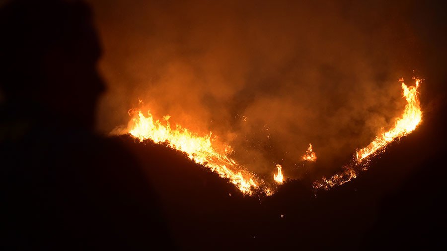 Firefighter dies in massive Thomas Fire, 4th largest in CA history