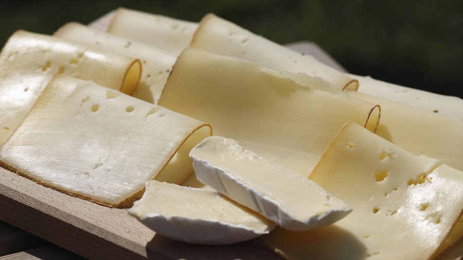 You’ve gotta Brie kidding me! ‘Unlimited’ cheese & wine party runs out of cheese, almost sparks riot