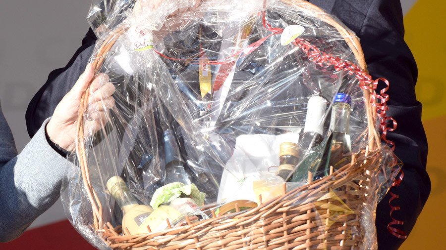 Merry Christmas, you’re nicked! Police use fake festive hampers to lure in fugitives