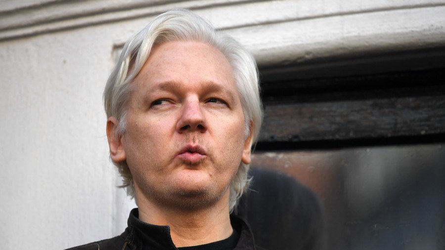Assange’s handle re-emerges after ‘Twitter oddities’ & weird US Navy post