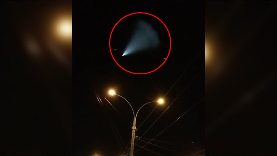 UFO traverses night sky over western Russia (VIDEO)