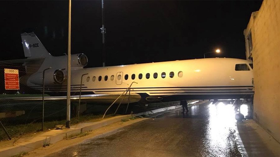 Runaway private jet smashes into building (VIDEO, PHOTOS)