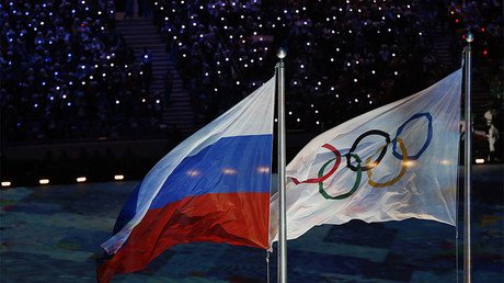 Russian athletes watch fateful IOC announcement of blanket ban of national team (VIDEO)