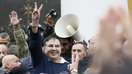 Police clash with Saakashvili supporters who call for Poroshenko impeachment, storm Kiev center 