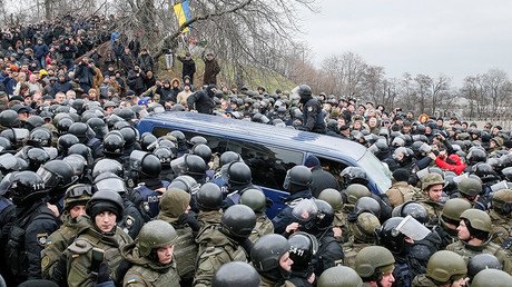 Clubs, stones & Molotovs: 13 officers injured in clashes with protesters in Kiev (VIDEO) 