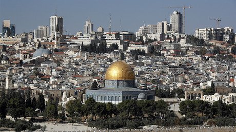 Stun grenades land near RT crew in Jerusalem as violence continues after Trump’s decision (VIDEO)