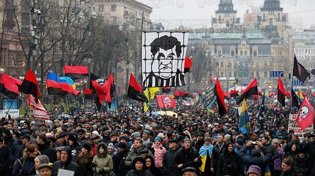‘Kiev, get up!’ 1000s of Saakashvili supporters demand Ukraine president’s impeachment (VIDEO)