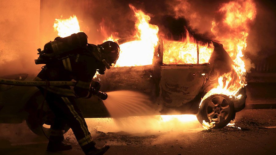 Hundreds of cars burnt in France, over 500 arrested during ‘traditional’ New Year unrest