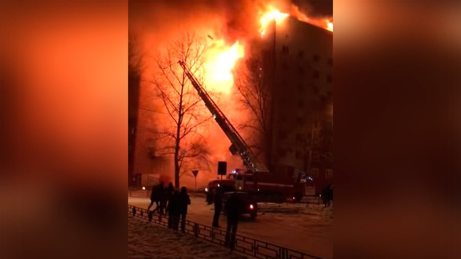 1 person killed in massive apartment block fire in Russia’s Tyumen (VIDEO)
